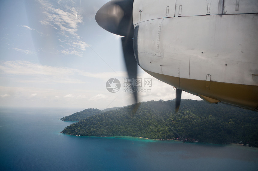 从螺旋桨飞机上看到的蒂奥曼岛马来西亚图片