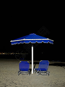 夜间的阳伞图片