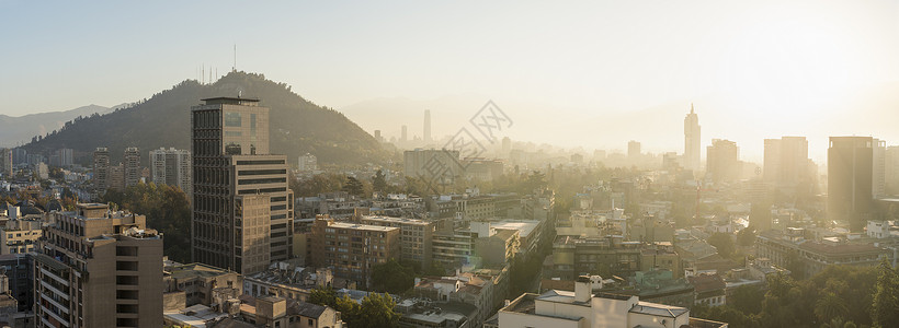 呼叫者黎明时分的智利圣地亚哥背景