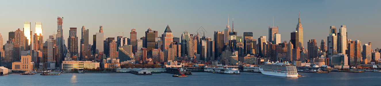 从新泽西州韦霍肯到美国纽约市曼哈顿的全景背景