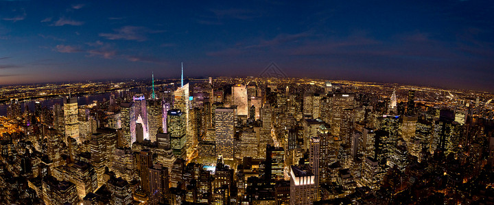 纽约曼哈顿夜景美国纽约曼哈顿帝国大厦全景背景
