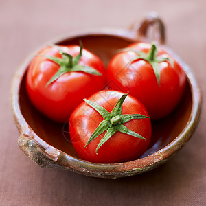 碗里的西红柿图片