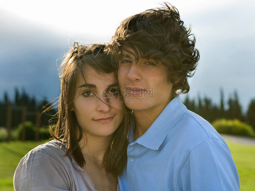 年轻夫妇肖像图片