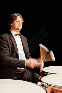 管弦乐中的定音鼓演奏者图片