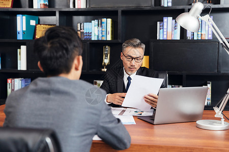 总经理面试新人图片