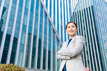 自信的商务白领女性形象图片