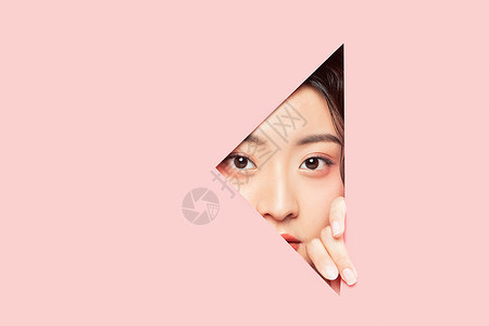 粉色三角形创意美女局部美妆背景