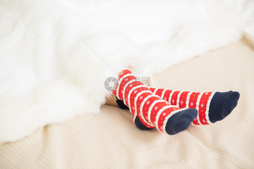 冬季居家女性穿着棉袜保暖图片