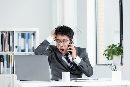 商务男性办公室电话工作崩溃亚洲人高清图片素材