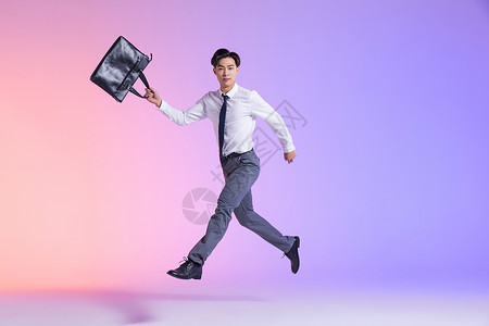 商务男性奔跑动作图片