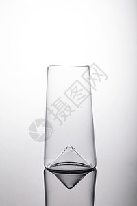 空水杯透明水杯背景