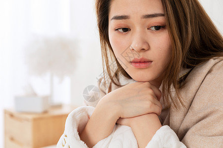 悲伤女性流泪局部特写高清图片