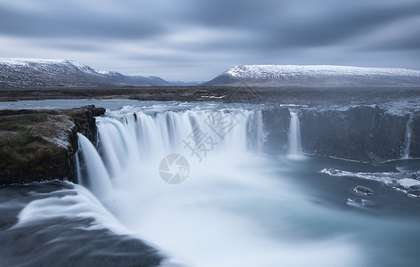 小溪瀑布冰岛众神瀑布山川河流风光背景