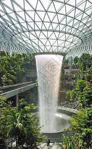新加坡樟宜机场瀑布图片