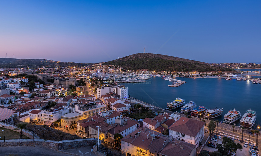 欧洲土耳其爱琴海海滨旅游城市切什梅日出图片