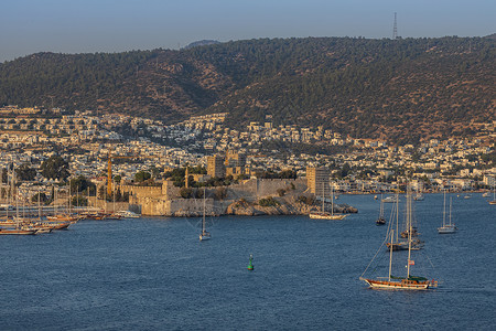维博码头土耳其博德鲁姆城市港口要塞城堡背景