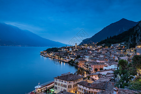 普莫意大利莫湖小镇日落夜景背景