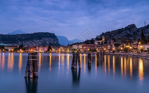 意大利著名旅游度假科莫湖日落夜景高清图片