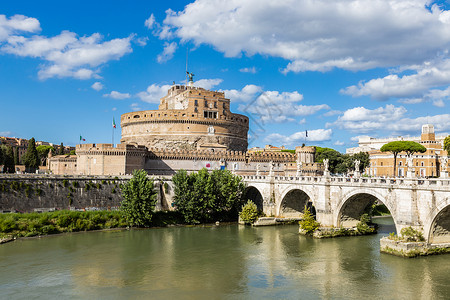 意大利罗马旅游景点圣天使城堡与圣天使桥高清图片