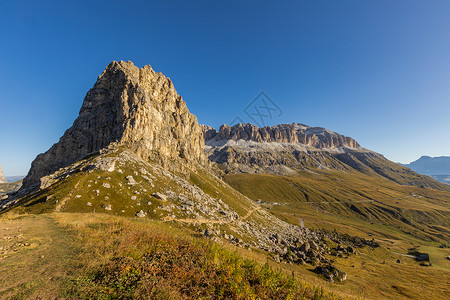 欧洲意大利北部阿尔卑斯山山脉图片