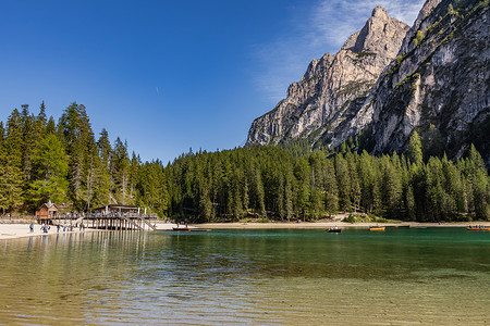 欧洲意大利阿尔卑斯山区高山湖泊自然风光高清图片