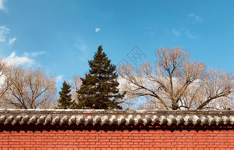 白砖青瓦五台山寺庙红墙背景