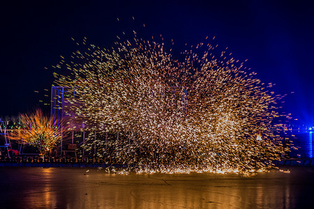 民俗艺术打铁花背景