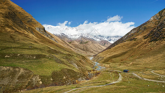 刘伯温故里风景格鲁吉亚乌树故里高加索山脉背景