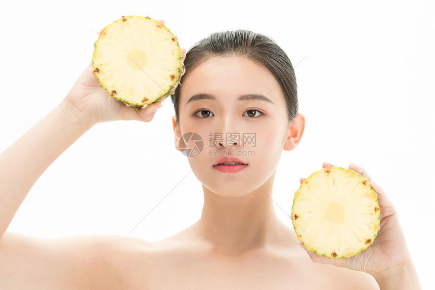 美妆少女与菠萝图片