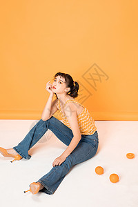 橙色少女背景图片
