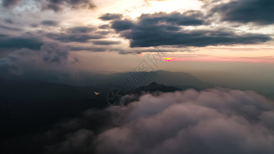 日晕河源缺牙山风力发电背景