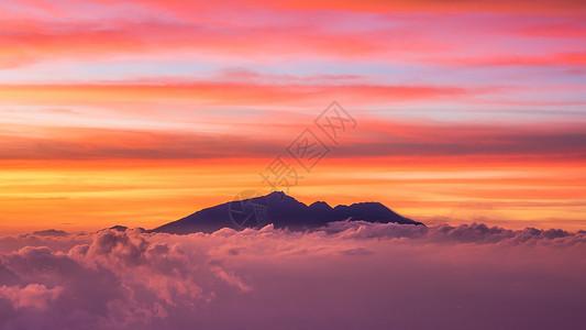 莫斯印尼火山云海火烧云背景