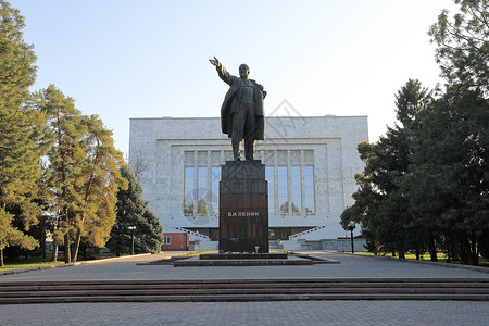 吉尔吉斯坦吉尔吉斯斯坦比什凯克列宁雕像背景