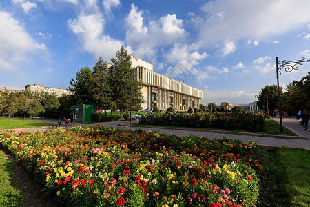 吉尔吉斯斯坦比什凯克音乐厅广场风景图片
