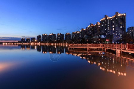 三指长按黑龙江省大庆市三永湖夜景背景