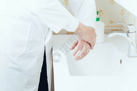 洗手7步七步洗手法（7）螺旋式擦洗手腕手臂交替进行背景