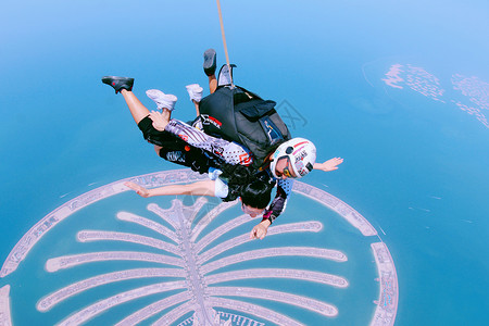 迪拜跳伞朱美拉棕榈岛棕榈岛高清图片