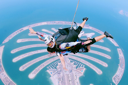 迪拜跳伞阿联酋迪拜人高清图片