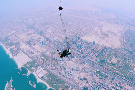 迪拜棕榈岛旅游迪拜跳伞背景
