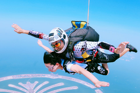 迪拜跳伞阿联酋棕榈岛高清图片