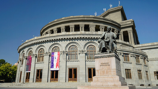亚美尼亚李亚美尼亚首都埃里温城市剧院背景