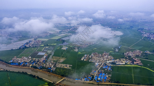 雾城城效田园背景