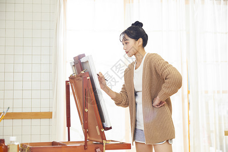 钢琴油画文艺美女在家画油画背景