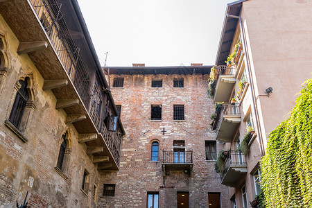 意大利维罗纳著名旅游景点罗密欧朱丽叶故居外观高清图片