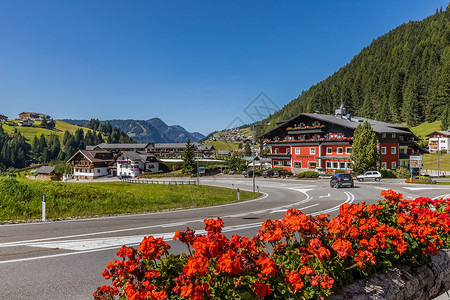 意大利阿尔卑斯多洛米蒂山区小镇塞尔瓦小镇高清图片
