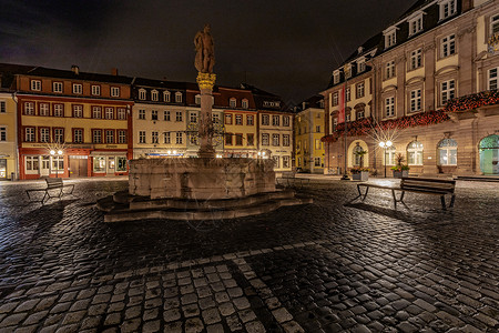 德国海德堡卑斯麦广场夜景高清图片