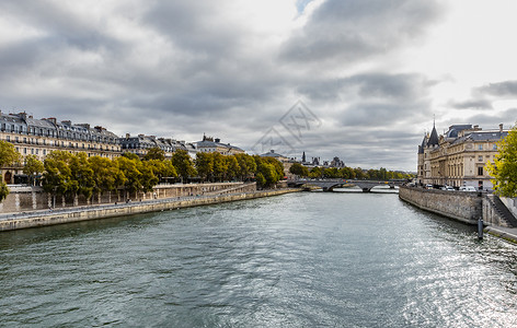 法国巴黎著名塞纳河两岸建筑风光高清图片