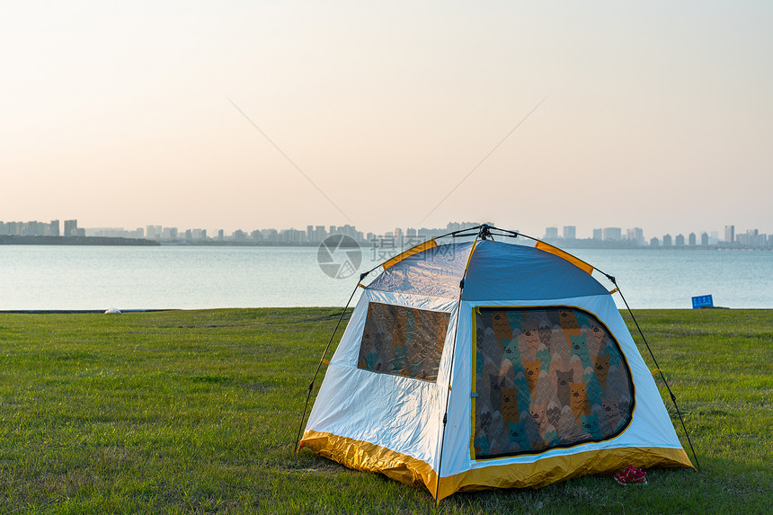 郊游野营帐篷图片