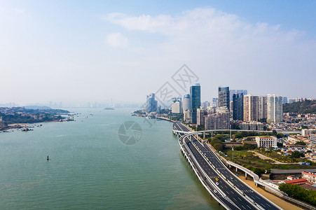 厦门演武大桥与鼓浪屿背景图片