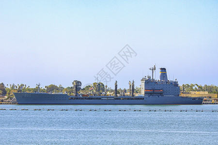停靠在圣迭戈军港的美国军舰背景图片